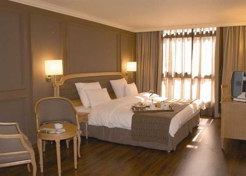 Le Commodore Hotel Bejrut Pokój zdjęcie